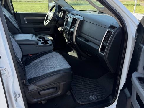 Used 2016 RAM 1500 Classic SLT AWD/4WD image 18