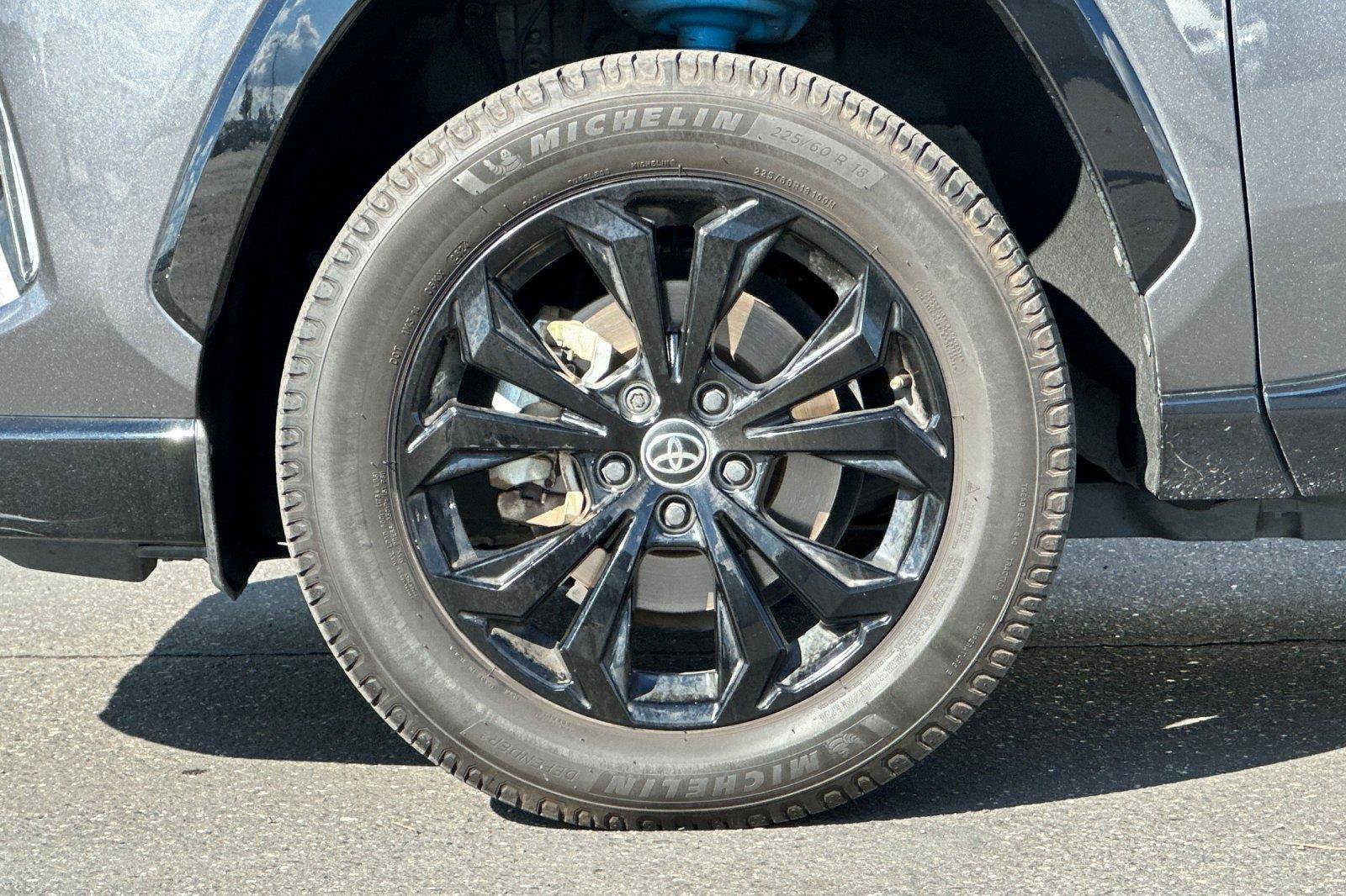 Used 2022 Toyota RAV4 XSE AWD/4WD image 25