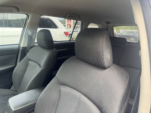 Used 2011 Subaru Outback 2.5i Premium w/ All-Weather Pkg AWD/4WD image 15