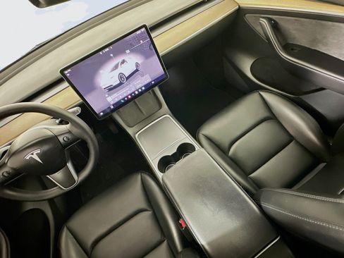 Used 2023 Tesla Model Y Long Range image 16