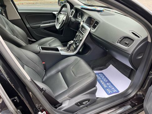 Used 2015 Volvo V60 T5 Platinum image 22