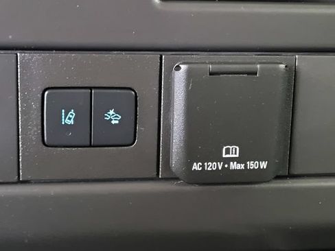 Used 2025 Chevrolet Express 3500 LT w/ LT Preferred Equipment Group RWD image 14