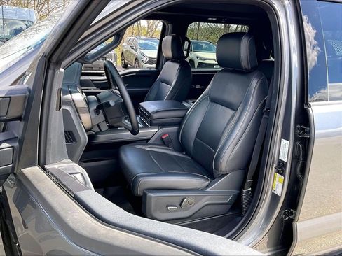 Used 2025 Ford F150 Lariat w/ Equipment Group 502A High image 9