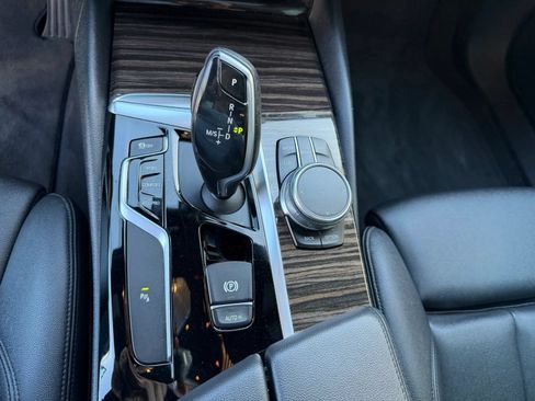 Used 2018 BMW 530i w/ Premium Package RWD image 36