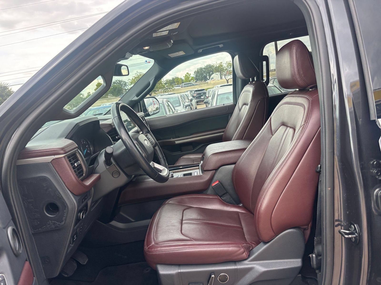 Used 2024 Ford Expedition Limited RWD image 29