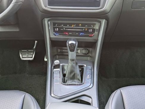 Used 2023 Volkswagen Tiguan SE R-Line FWD image 19