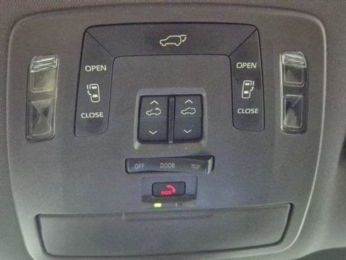 Certified 2023 Toyota Sienna XLE image 19