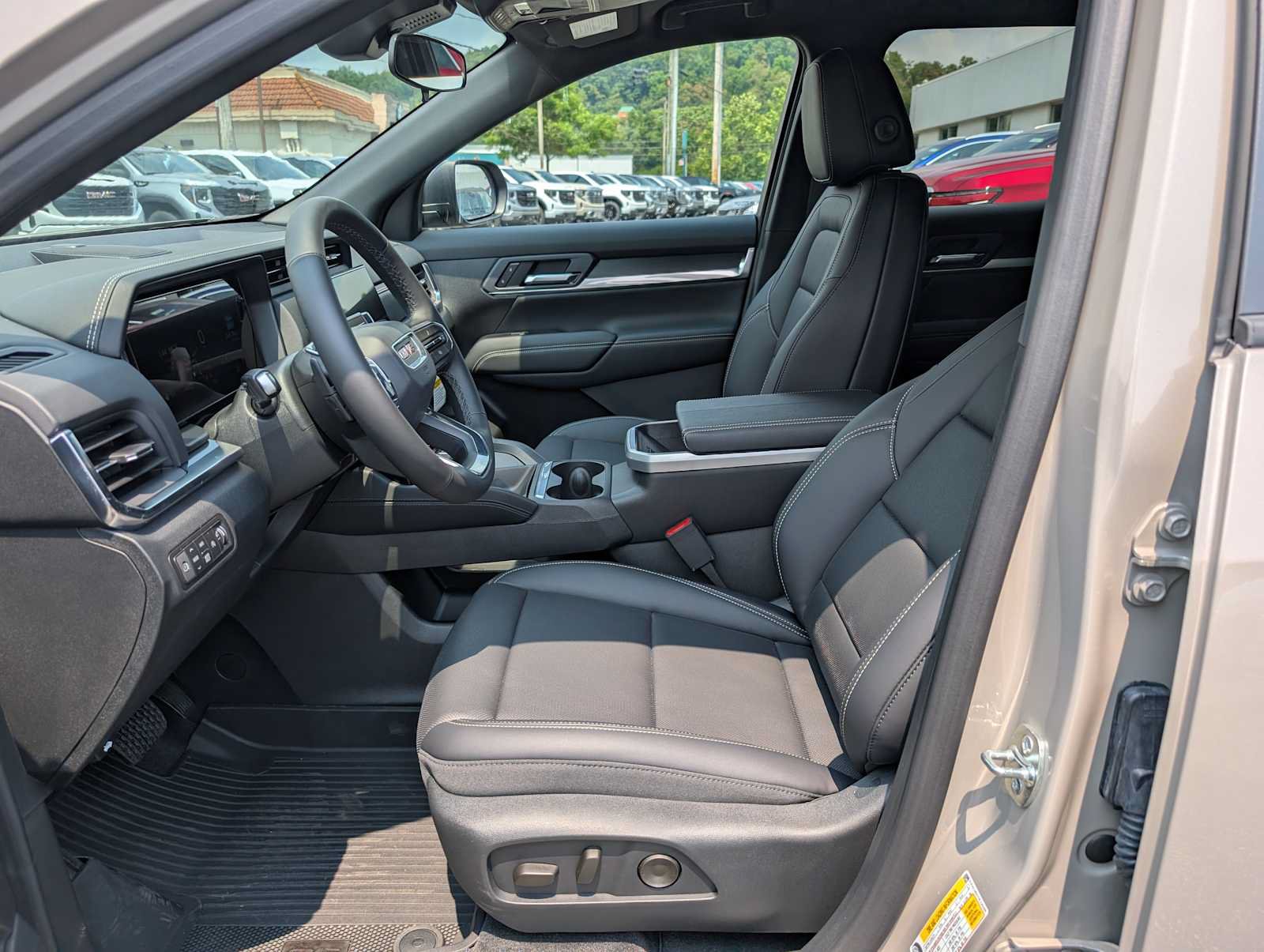 New 2027 GMC Terrain Elevation w/ Elevation Premium Package AWD/4WD image 4