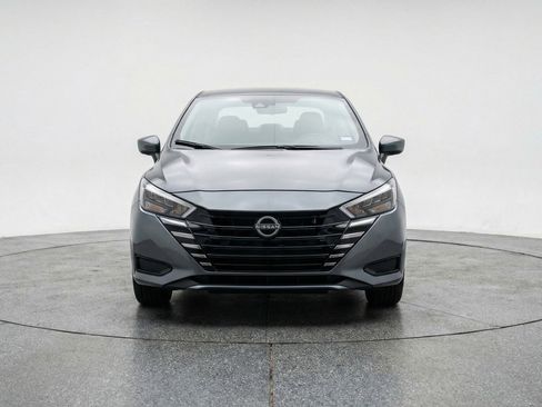 Used 2025 Nissan Versa SV image 2