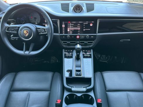 Certified 2024 Porsche Macan S AWD/4WD image 6