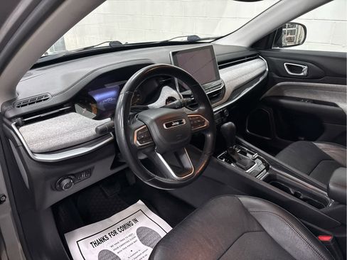 Used 2022 Jeep Compass Latitude image 8