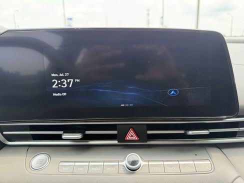 Used 2024 Hyundai Elantra SEL FWD image 25