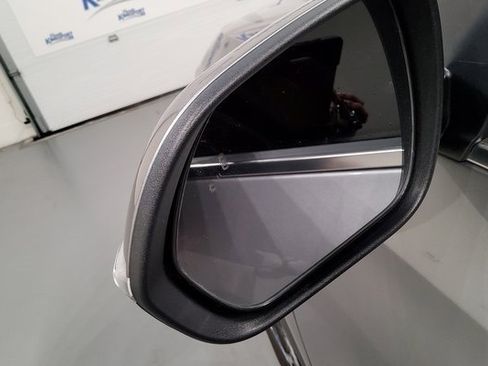 Used 2024 Kia Seltos EX image 17