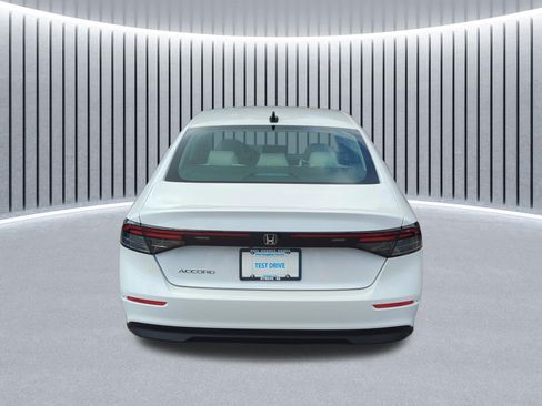 New 2025 Honda Accord SE image 4