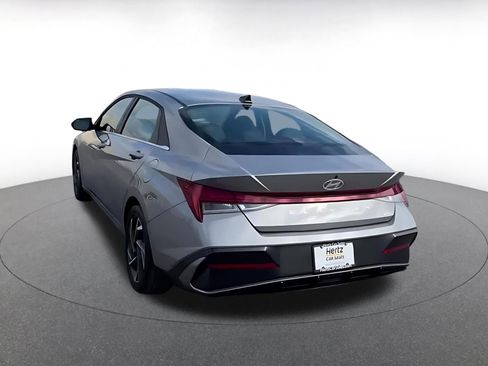 Used 2025 Hyundai Elantra Limited image 11