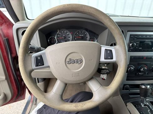 Used 2008 Jeep Commander Sport AWD/4WD image 13