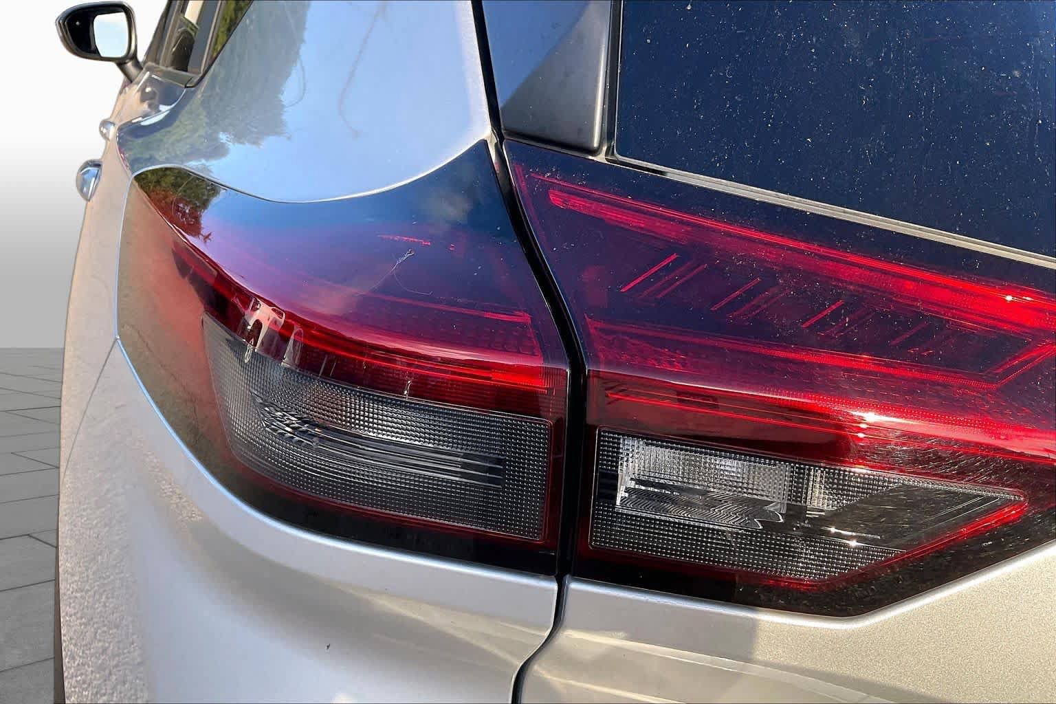 Used 2025 Nissan Rogue SV FWD image 28