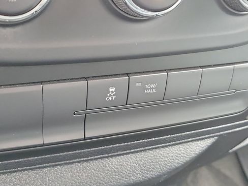 Used 2017 RAM 1500 Express AWD/4WD image 12