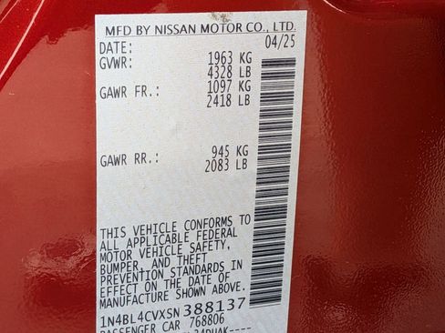 Used 2025 Nissan Altima 2.5 SR w/ SR Premium Package FWD image 28
