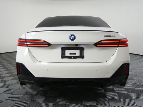Used 2025 BMW i5 eDrive40i w/ M Sport Package image 4