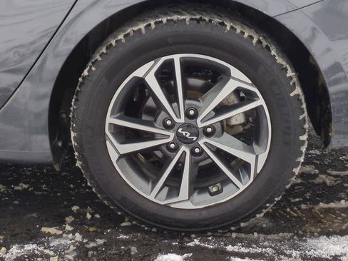 Used 2022 Kia Forte LXS image 12