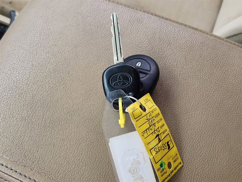 Used 2012 Toyota Highlander FWD image 32