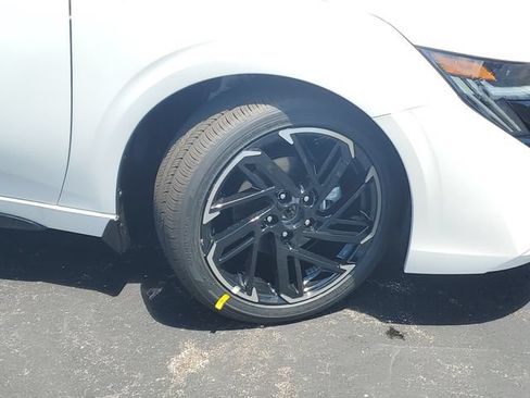 New 2026 Nissan Sentra SR w/ SR Premium Package FWD image 9