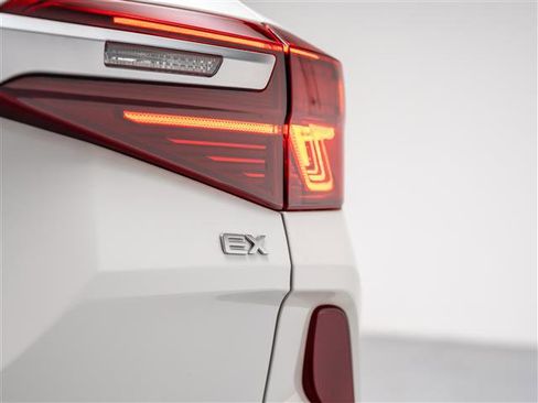 Used 2021 Kia Seltos EX image 17