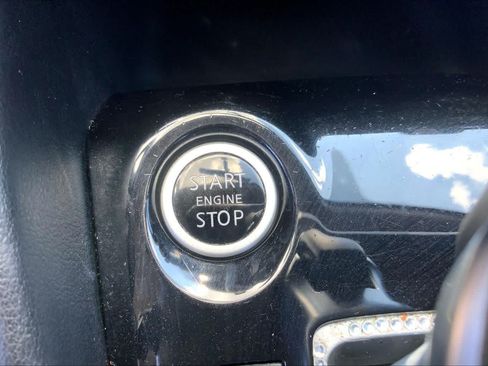 Used 2019 Nissan Kicks SR w/ SR Premium Package FWD image 32