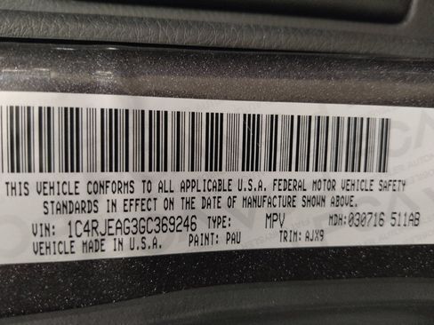 Used 2016 Jeep Grand Cherokee Laredo 75th Anniversary RWD image 33