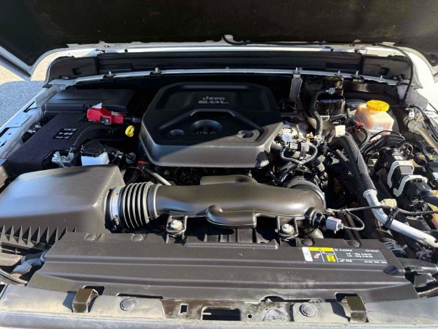 Used 2019 Jeep Wrangler Unlimited Sahara AWD/4WD image 20