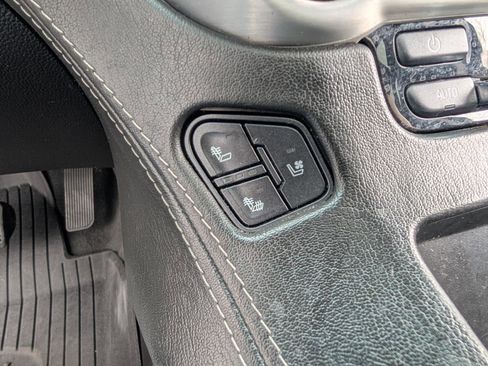 Used 2019 GMC Yukon XL SLT image 26