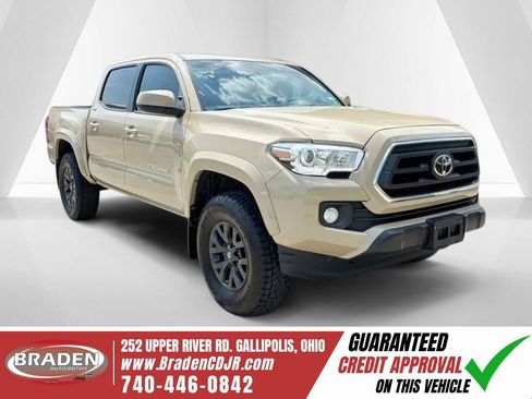 Used 2020 Toyota Tacoma SR5 AWD/4WD image 1