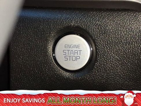 Used 2025 Kia Sorento S image 29