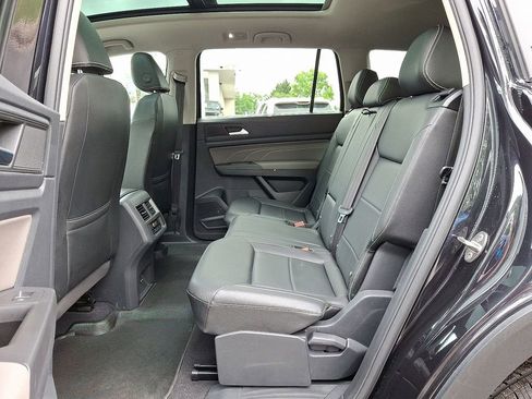Used 2023 Volkswagen Atlas SEL R-Line AWD/4WD image 11