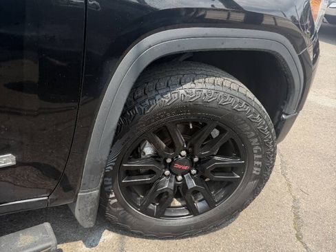 Used 2020 GMC Sierra 1500 Elevation w/ Elevation Value Package AWD/4WD image 19