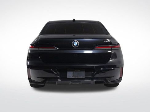Used 2023 BMW 740i w/ Parking Assistance Package image 4