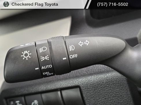 Used 2024 Toyota Tacoma TRD Off-Road image 28