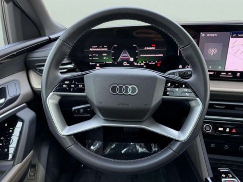Certified 2025 Audi Q5 Premium w/ Convenience Package AWD/4WD image 11