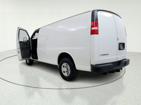 Used 2018 Chevrolet Express 3500 w/ Driver Convenience Package RWD image 12