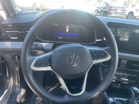 Used 2025 Volkswagen Jetta SE image 28