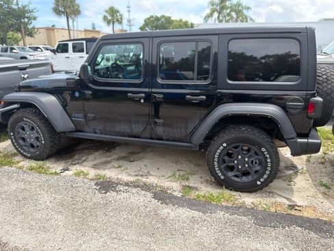 Used 2023 Jeep Wrangler Unlimited AWD/4WD image 2