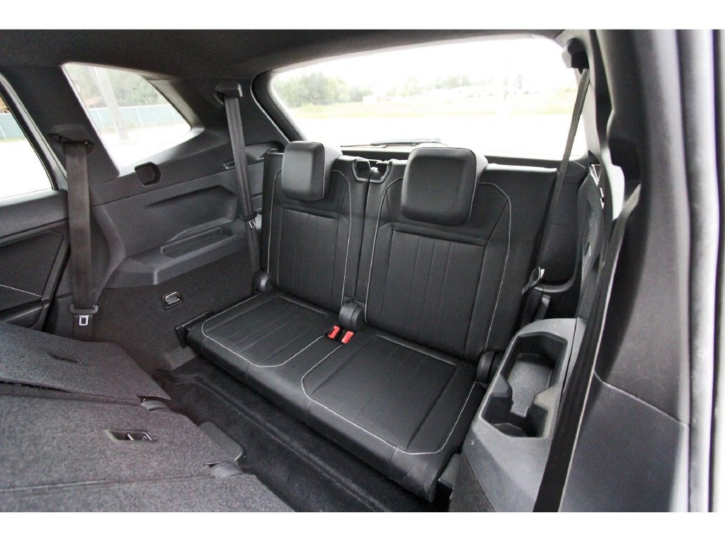Used 2022 Volkswagen Tiguan SE R-Line FWD image 17