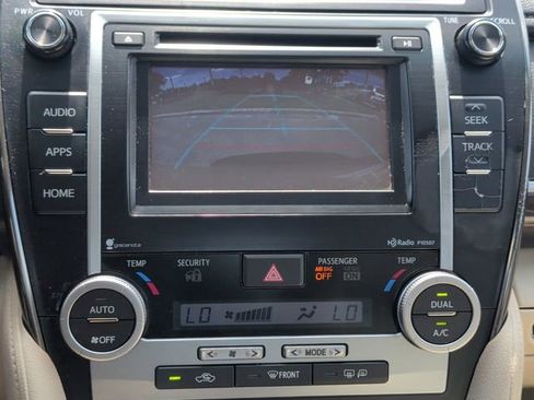 Used 2014 Toyota Camry XLE FWD image 22