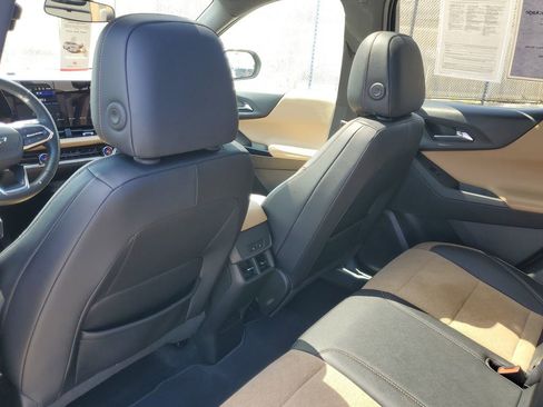 Certified 2025 Chevrolet Equinox ACTIV w/ Convenience Package III FWD image 11