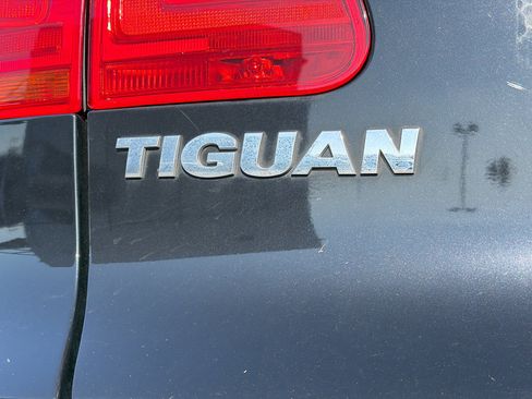 Used 2015 Volkswagen Tiguan S image 11