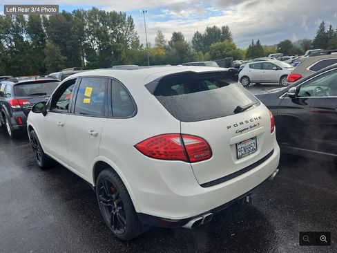 Used 2014 Porsche Cayenne Turbo S AWD/4WD image 3