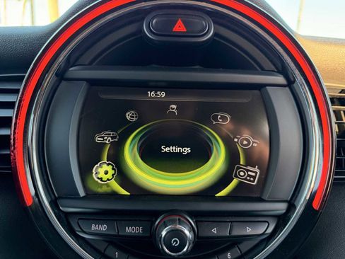 Used 2017 MINI Cooper 4-Door Hardtop image 13