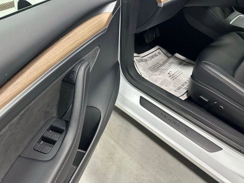 Used 2023 Tesla Model 3 Standard Range image 9
