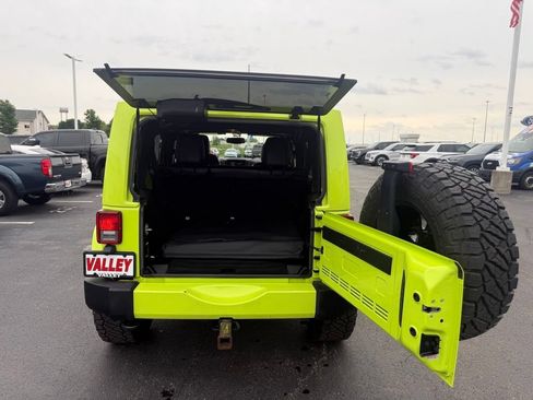 Used 2017 Jeep Wrangler Unlimited Sahara w/ Dual Top Group AWD/4WD image 46